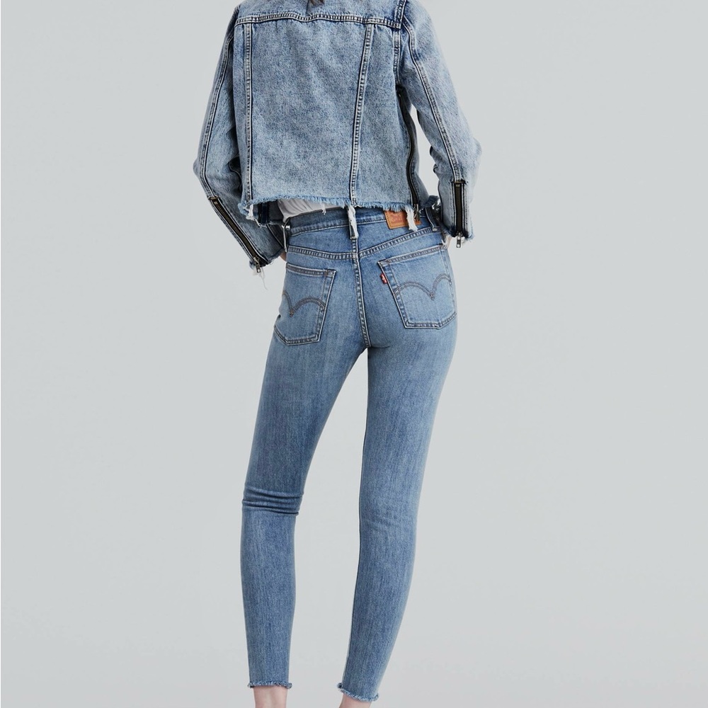 Levi’s Wedgie Jeans